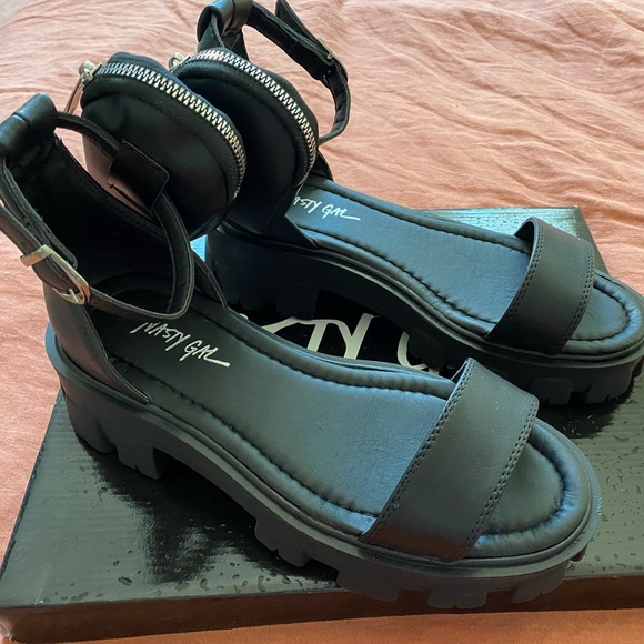 Nasty Gal Faux Leather Stash Bag Chunky Sandals - Picture 2 of 6